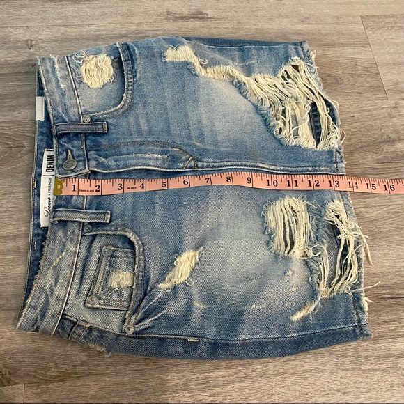 Lovers & Friends distressed denim skirt - Picture 8 of 10